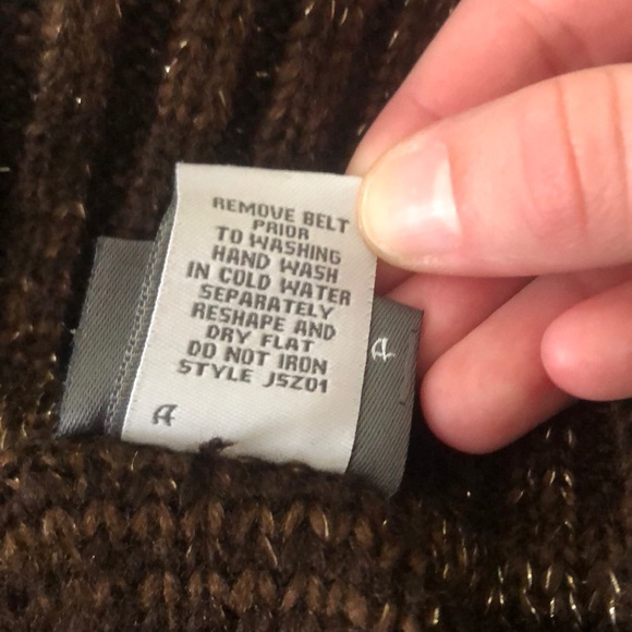 Short Sleeved Sweater - Picture 5 of 5